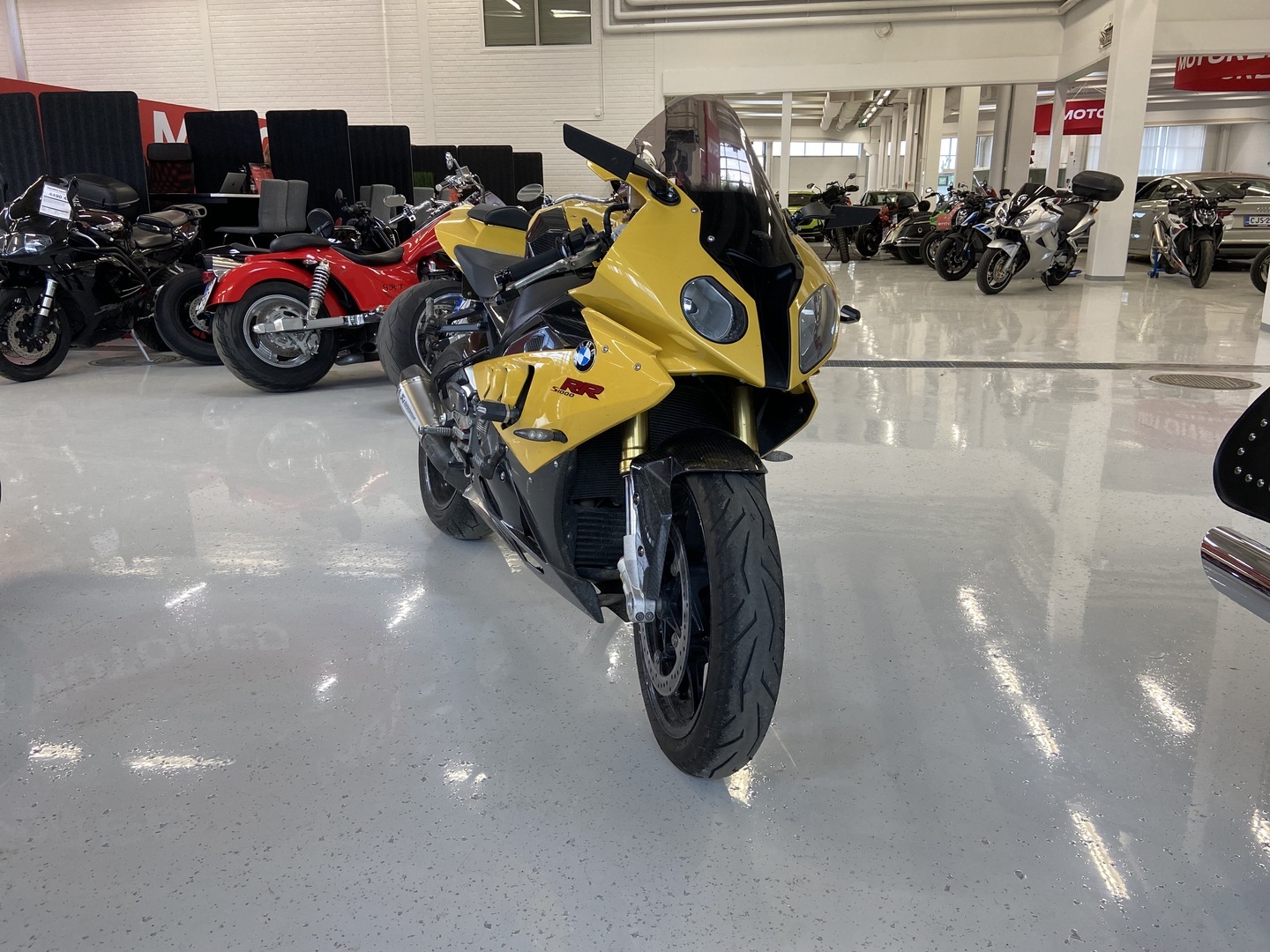 BMW - S - 1000RR // Akrapovic / 30tkm huolto tehty / Suomi-pyörä / DTC / ABS / Shifter // - Moottoripyörä