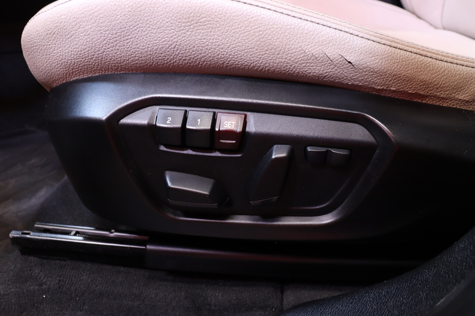 BMW - X4 - F26 LCI xDrive20d A Business M Sport // Suomi-auto / Ei AdBlue / Sport.Alusta / Harman&Kardon / Webasto // - Sedan