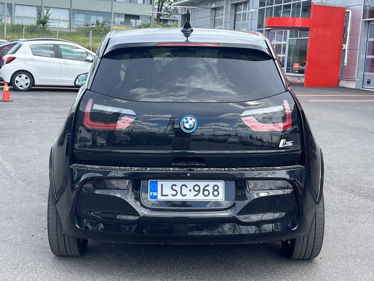 BMW - i3 - i3s 120 // Lasikatto / Hifit / Prof. Navi / Kamera / Keyless // - Sedan