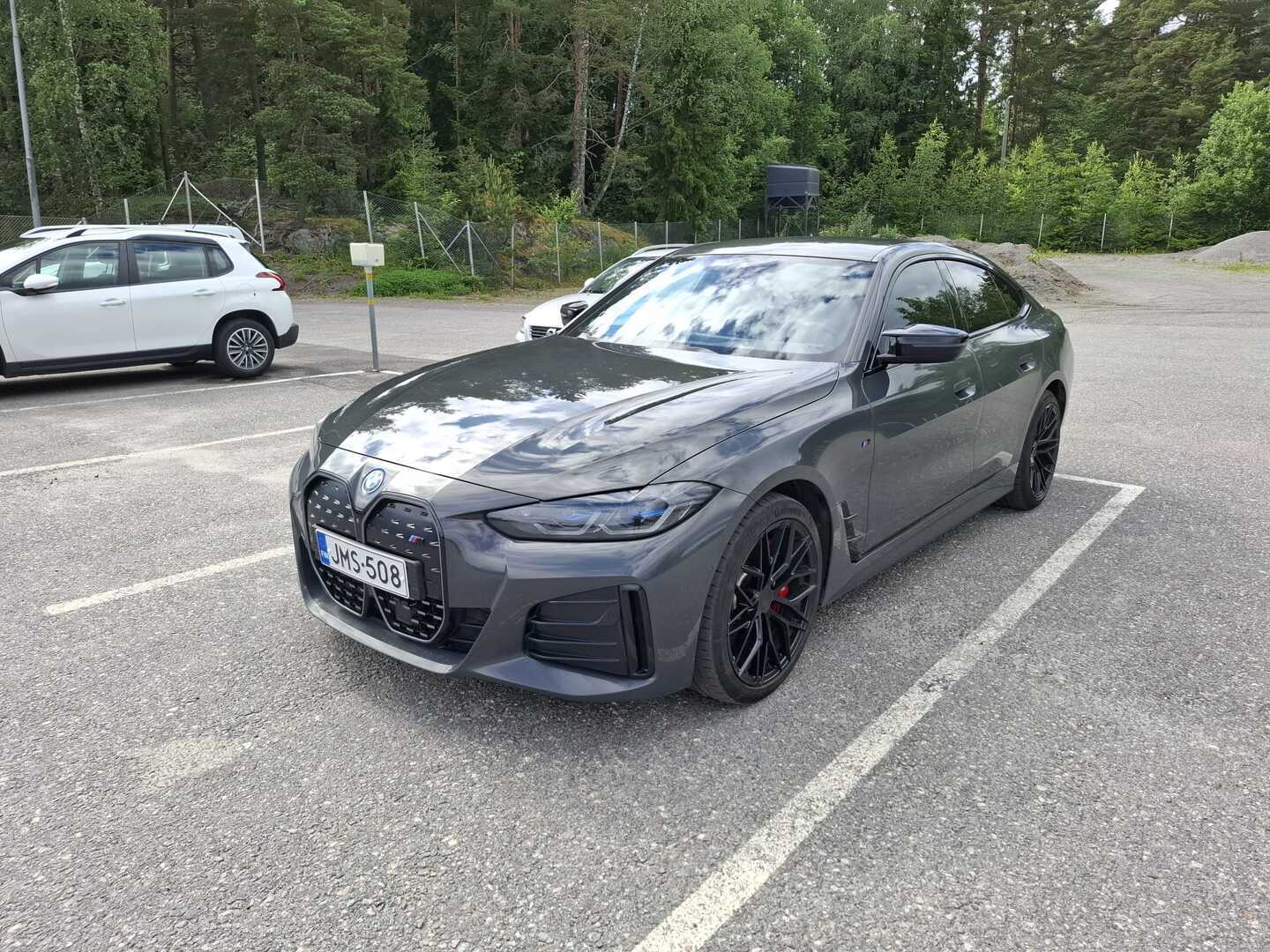 BMW - i4 - M50 Charged // Laser / Koukku / ACC / H/K / Adapt. M-alusta // - Sedan