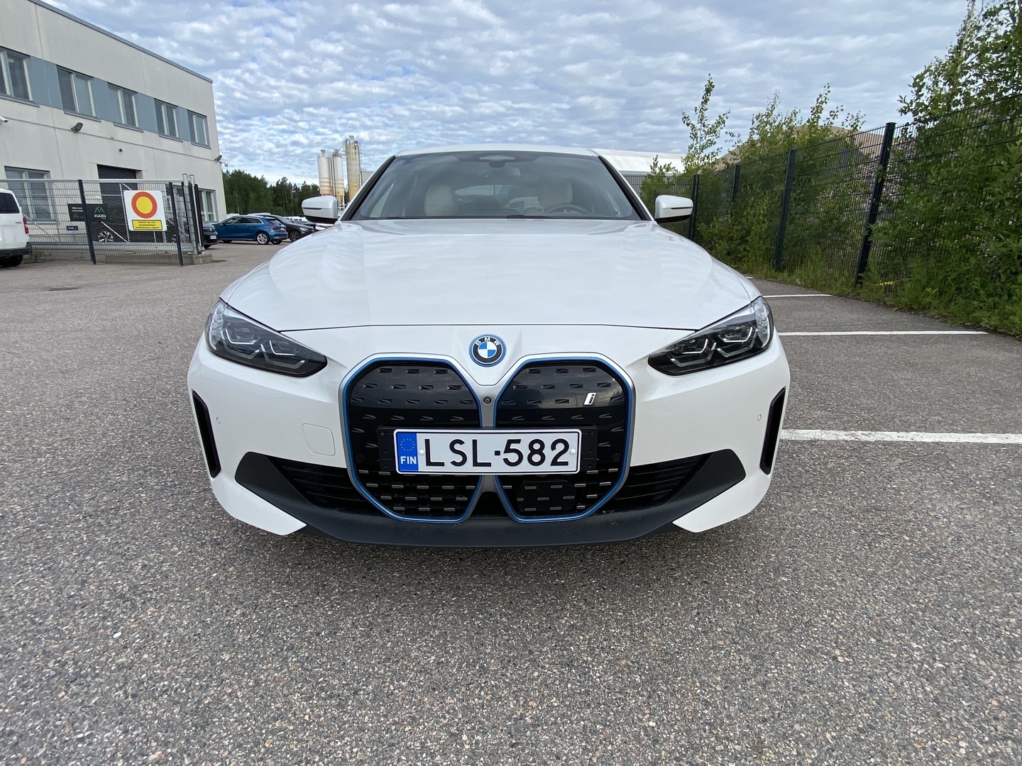 BMW - i4 - i4 eDrive40 Sedan (AA) 4ov A  // Harman/Kardon / 360° / P.tutkat / Nahkapenkit // - Sedan