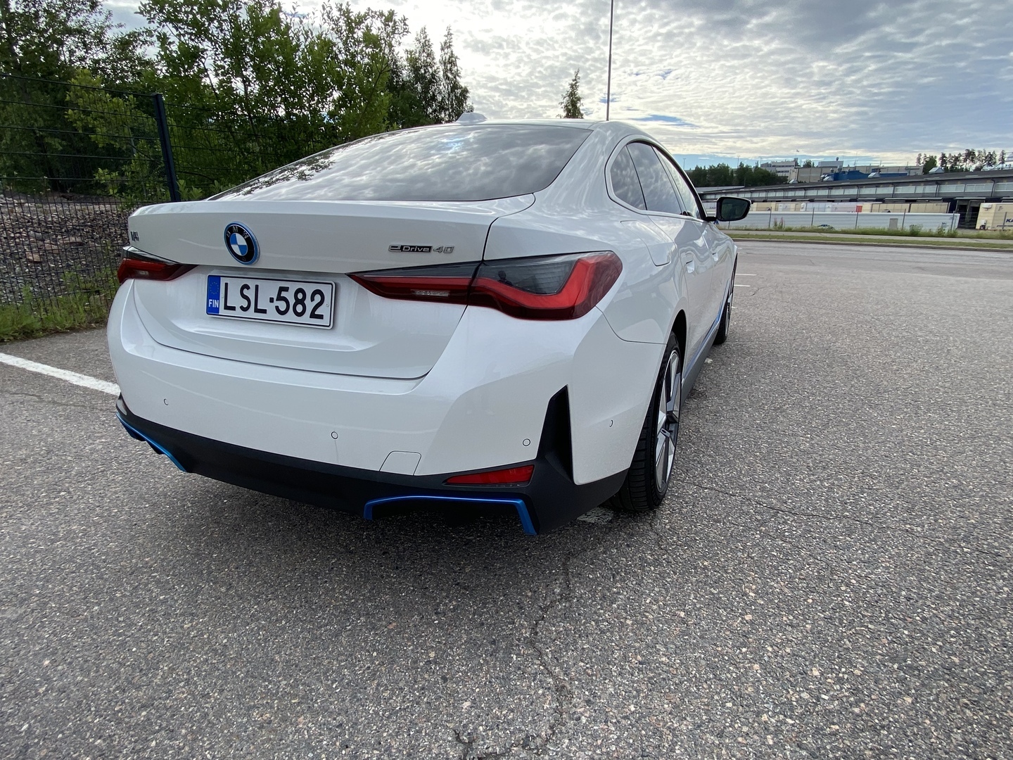 BMW - i4 - i4 eDrive40 Sedan (AA) 4ov A  // Harman/Kardon / 360° / P.tutkat / Nahkapenkit // - Sedan
