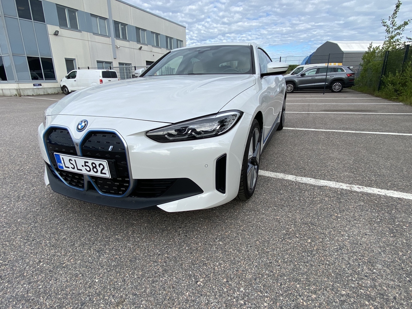 BMW - i4 - i4 eDrive40 Sedan (AA) 4ov A  // Harman/Kardon / 360° / P.tutkat / Nahkapenkit // - Sedan