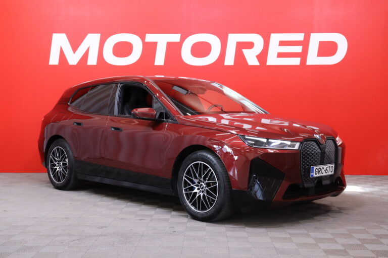 BMW - iX - xDrive40 Sport Package | Laserlight | Harman Kardon | Driving Assistant Professional | Parking Assistant Professional - Maastoauto