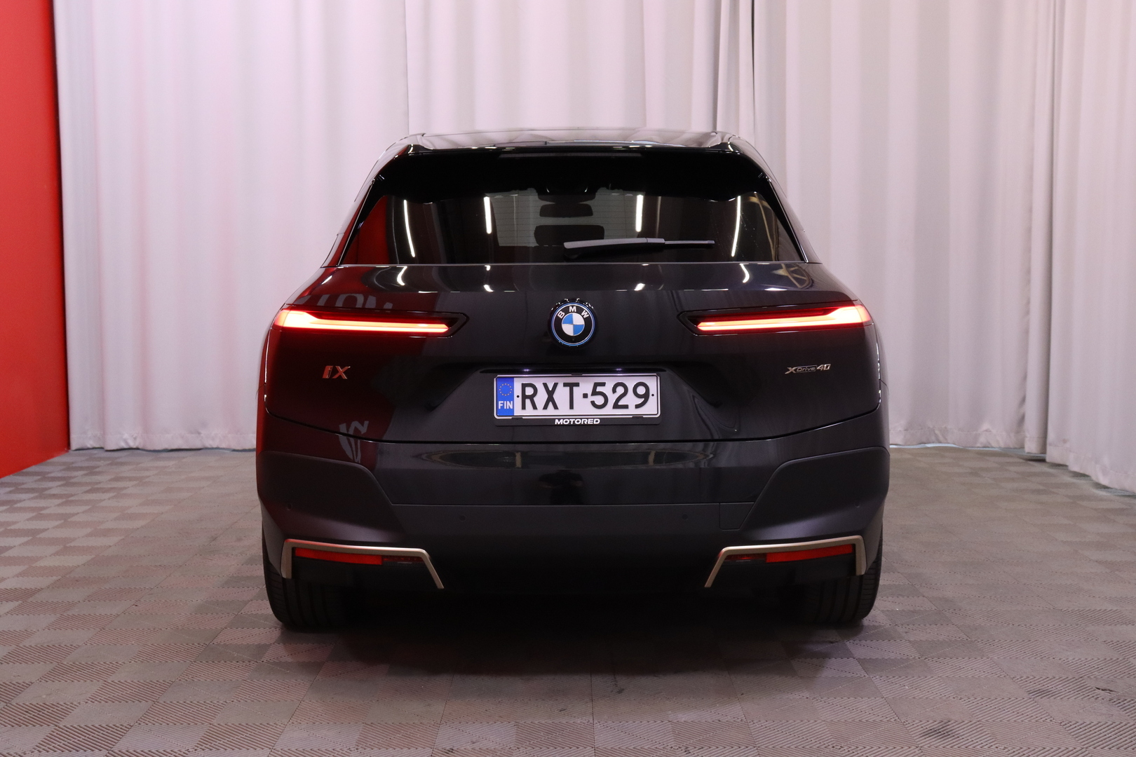 BMW - iX - xDrive40 // Laser / Sky Lounge / H&K / DAP / 360 / HUD / Hieronta / Muistipenkit / Comfort access // - Maastoauto