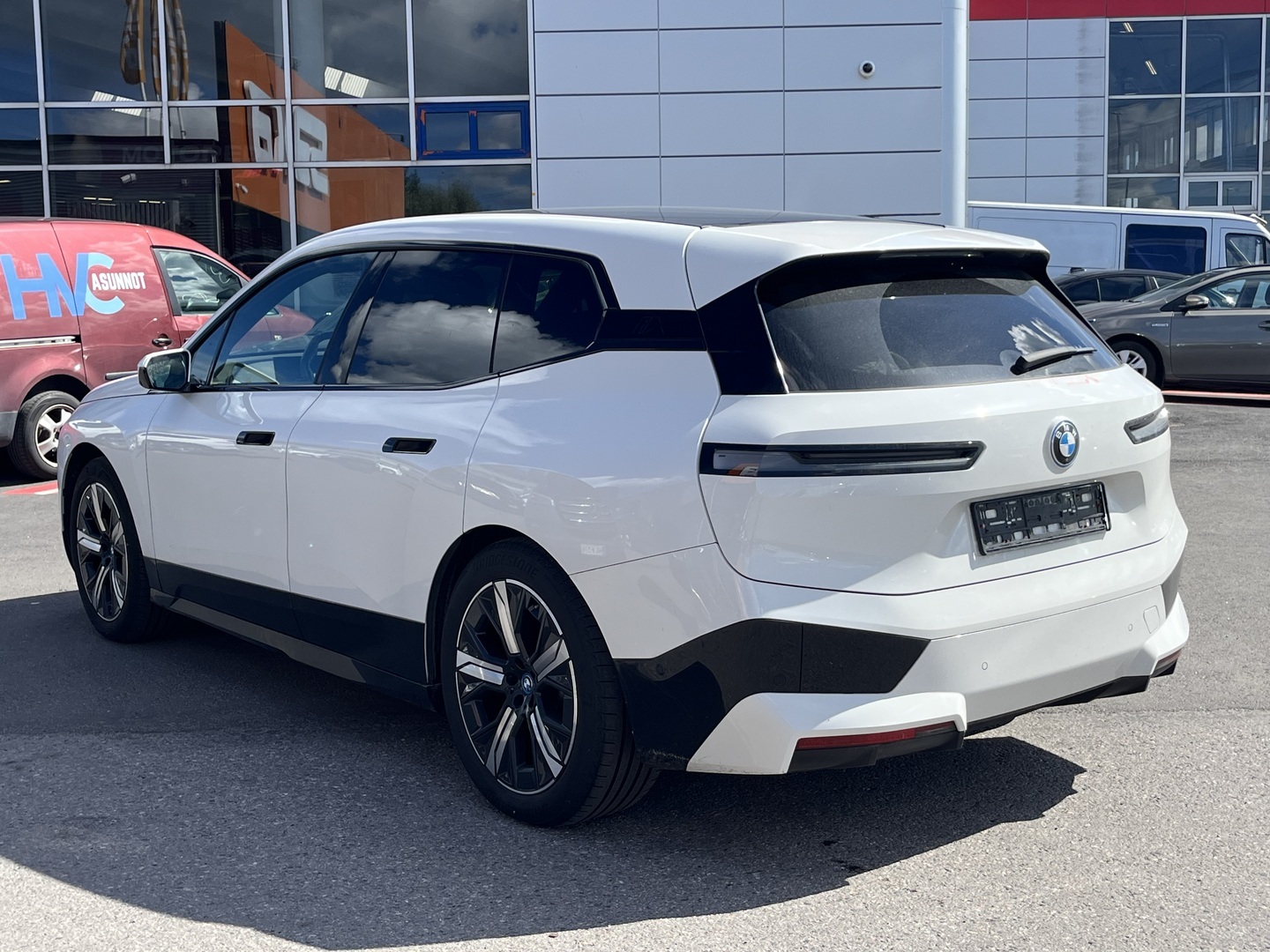 BMW - iX - xDrive50 Sport  // ACC / Sky Lounge / Laser / H/K / Heat & Comfort // - Maastoauto