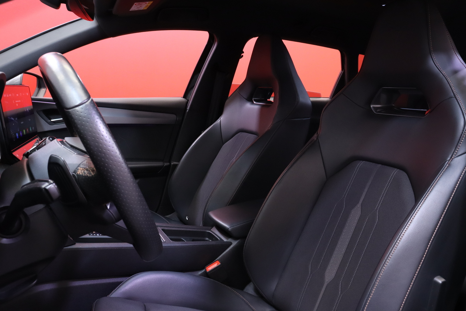 CUPRA - Leon Sportstourer - 1,4 PHEV 180 kW e-HYBRID DSG // ACC / Koukku / Kamera / Keyless / Kaistavahti / Blis // - Farmari