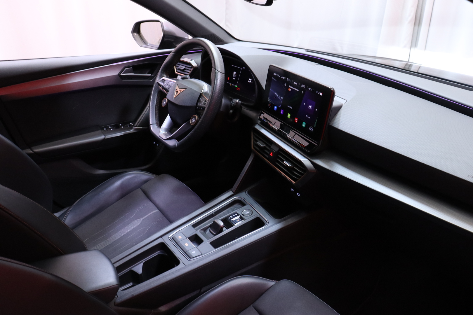CUPRA - Leon Sportstourer - 1,4 PHEV 180 kW e-HYBRID DSG // ACC / Koukku / Kamera / Keyless / Kaistavahti / Blis // - Farmari