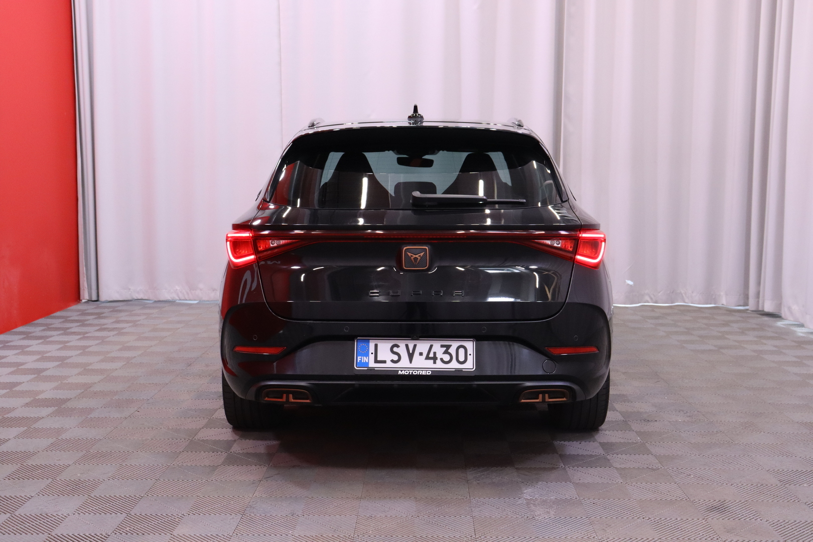 CUPRA - Leon Sportstourer - 1,4 PHEV 180 kW e-HYBRID DSG // ACC / Koukku / Kamera / Keyless / Kaistavahti / Blis // - Farmari