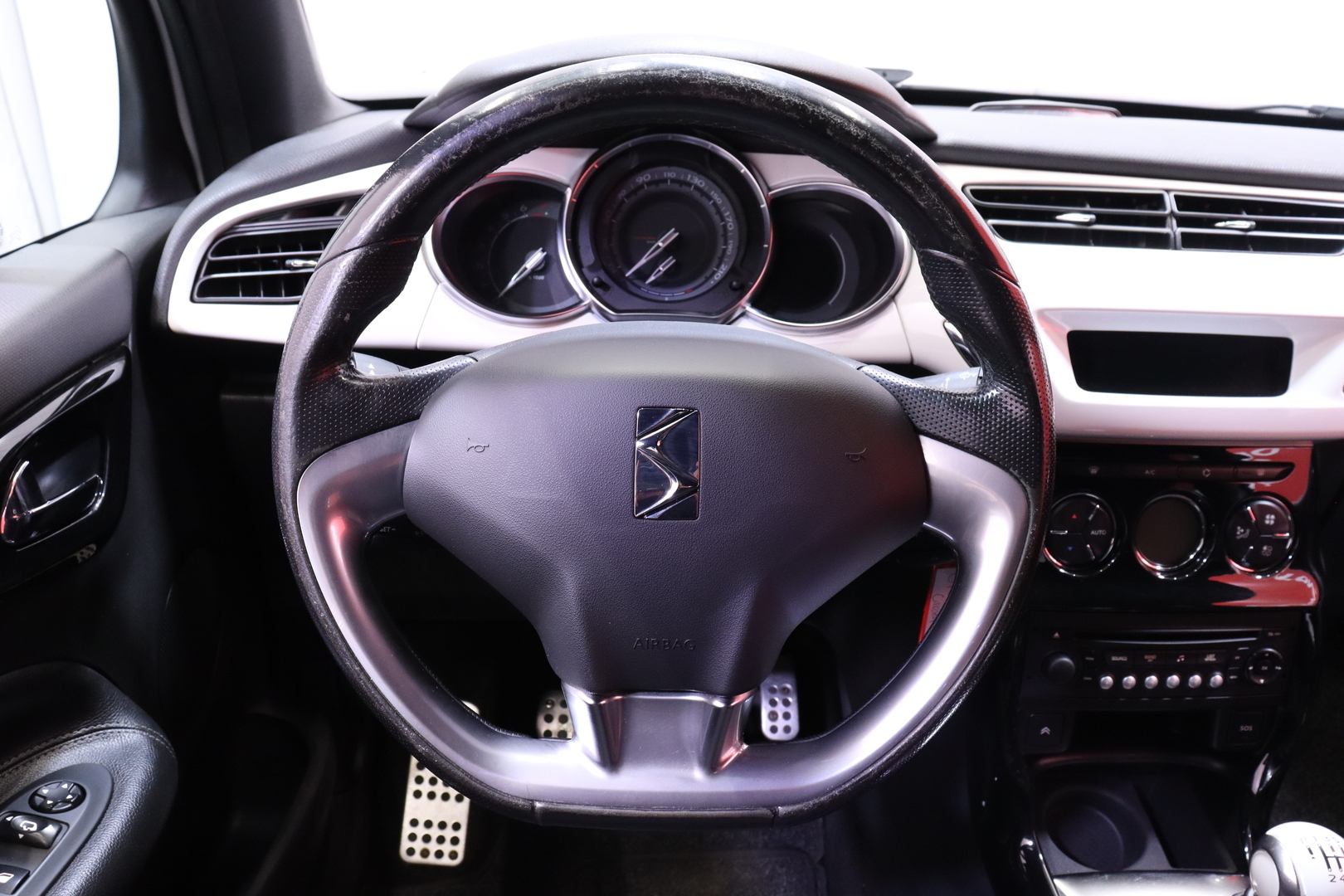 Citroen - DS3 - THP 156 Sport Chic // Radio / Isofix / Autom.ilmastointi / Sähköpeilit // - Viistoperä