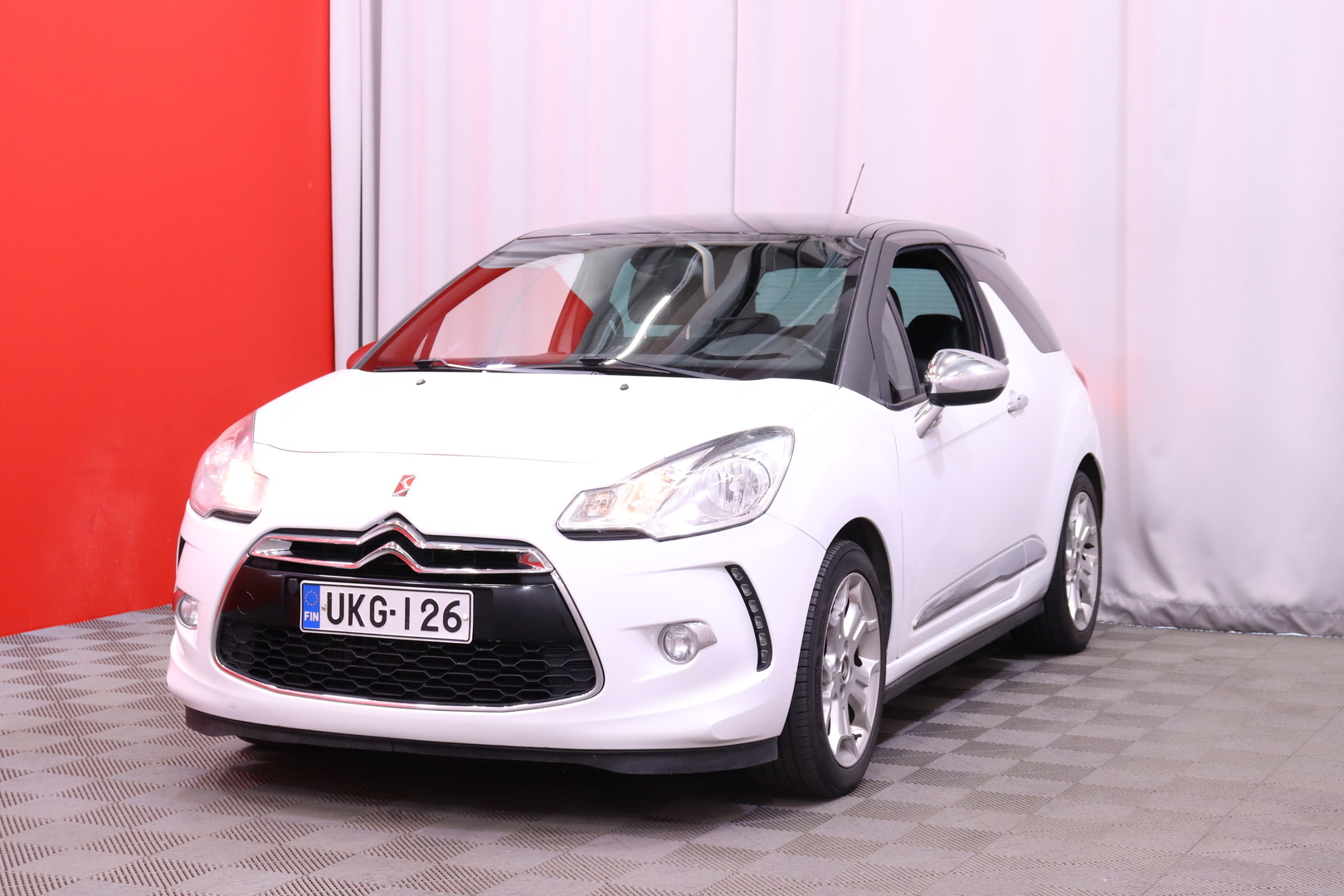 Citroen - DS3 - THP 156 Sport Chic // Radio / Isofix / Autom.ilmastointi / Sähköpeilit // - Viistoperä