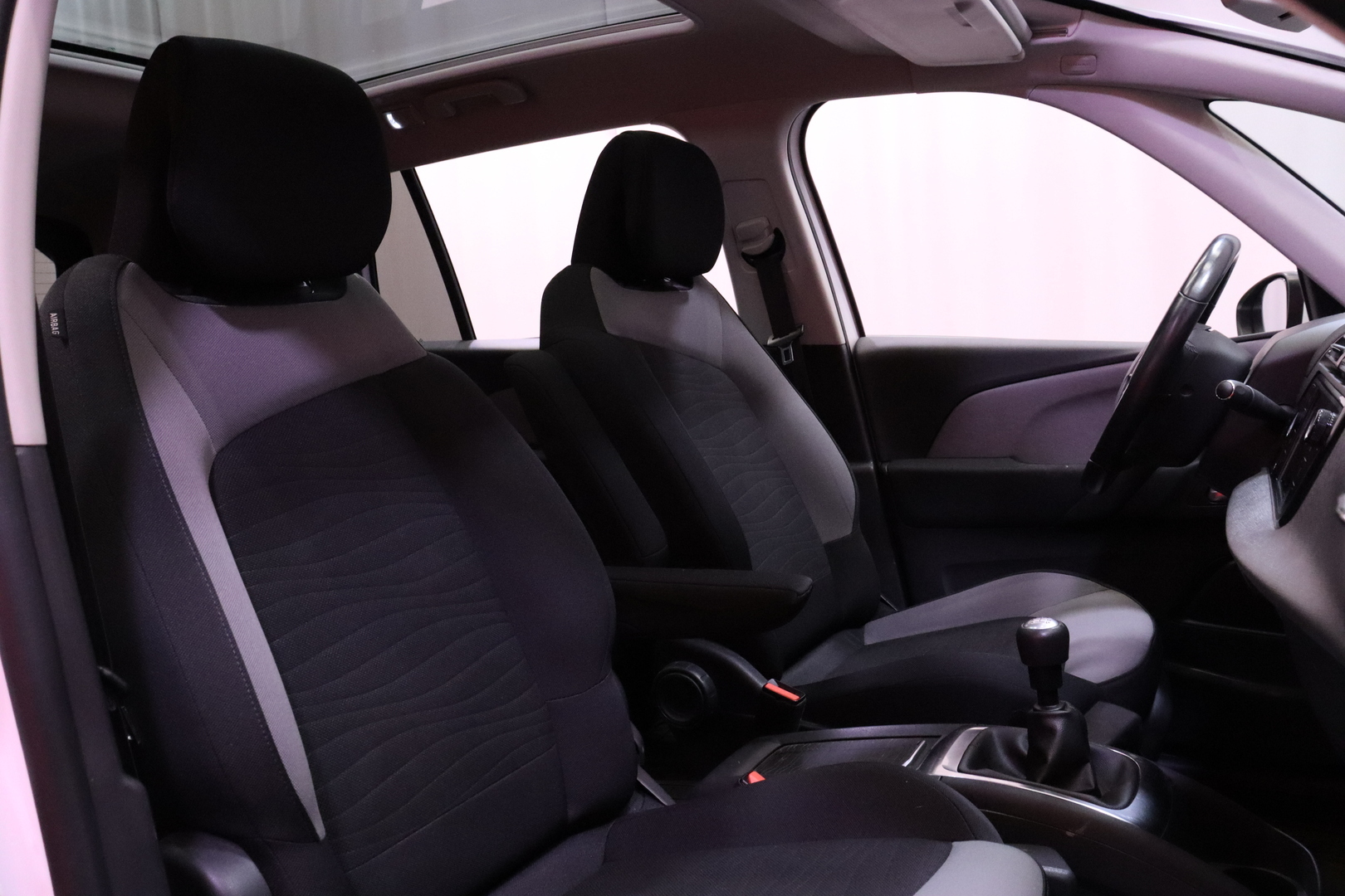 Citroen - Grand C4 Picasso - BlueHDi 120 Intensive // 7-P / Keyless / Panorama / Navi / Intensive-varustetaso! / Kamera / LED / - Tila-auto