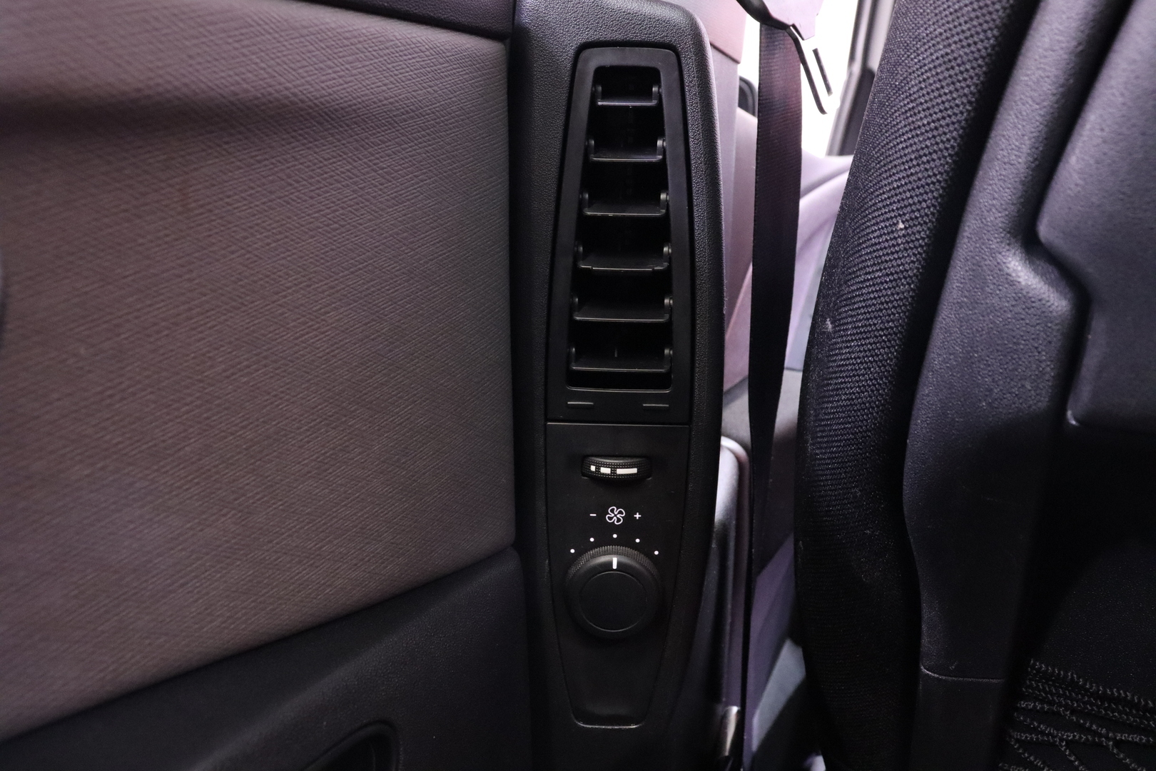 Citroen - Grand C4 Picasso - BlueHDi 120 Intensive // 7-P / Keyless / Panorama / Navi / Intensive-varustetaso! / Kamera / LED / - Tila-auto