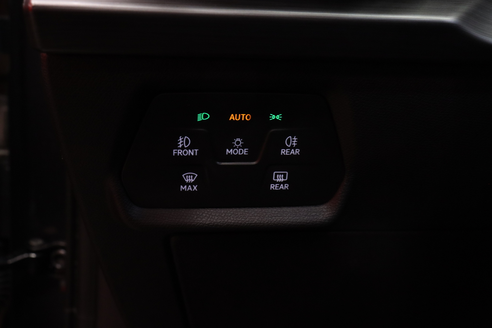 Cupra - Formentor - VZ 1.4 PHEV 180 kW e-HYBRID DSG // 1.om Suomi-Auto / Merkkihuollettu / ACC / P-kamera / Koukku / Carplay / Navi / LED // - Maastoauto