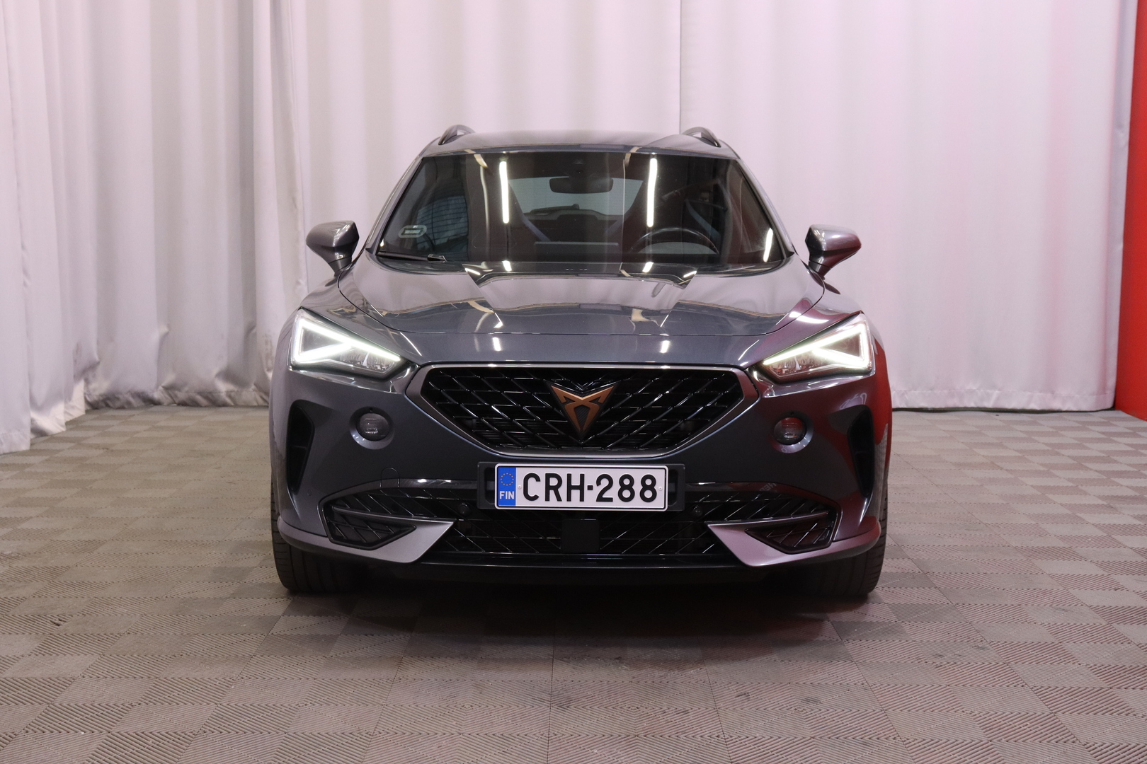 Cupra - Formentor - VZ 1.4 PHEV 180 kW e-HYBRID DSG // 1.om Suomi-Auto / Merkkihuollettu / ACC / P-kamera / Koukku / Carplay / Navi / LED // - Maastoauto