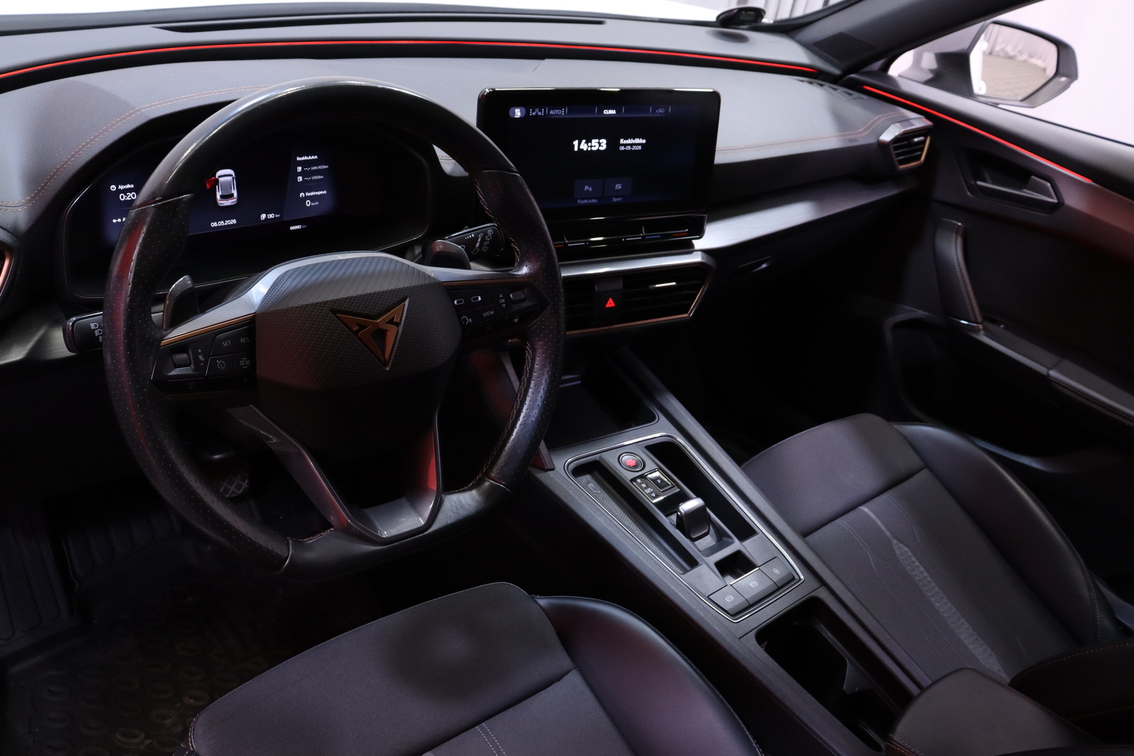 Cupra - Formentor - 1.4 PHEV 150 kW e-HYBRID DSG // Koukku / Ambient / AppleCar / Kamera / LED / ACC // - Maastoauto