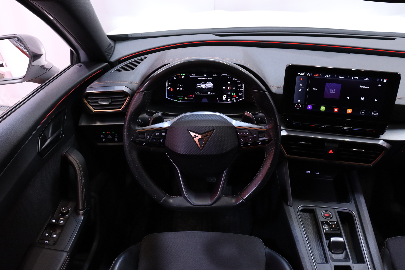 Cupra - Formentor - 1.4 PHEV 150 kW e-HYBRID DSG // Koukku / Ambient / AppleCar / Kamera / LED / ACC // - Maastoauto