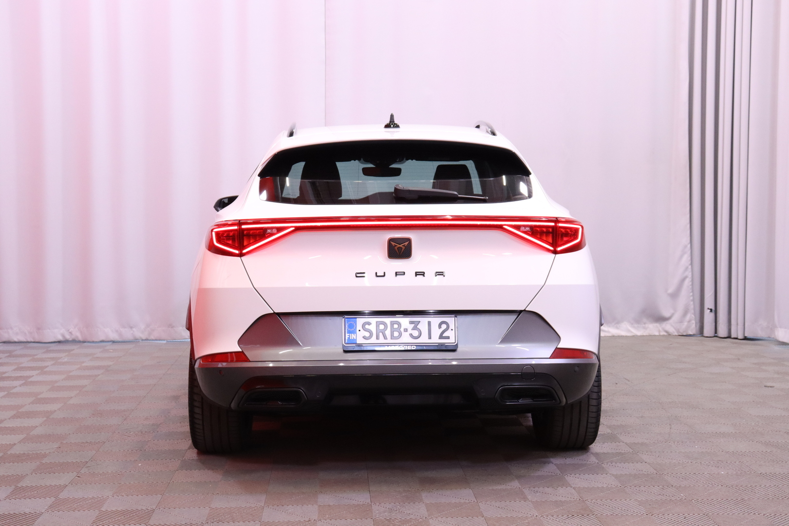 Cupra - Formentor - 1.4 PHEV 150 kW e-HYBRID DSG // Koukku / Ambient / AppleCar / Kamera / LED / ACC // - Maastoauto