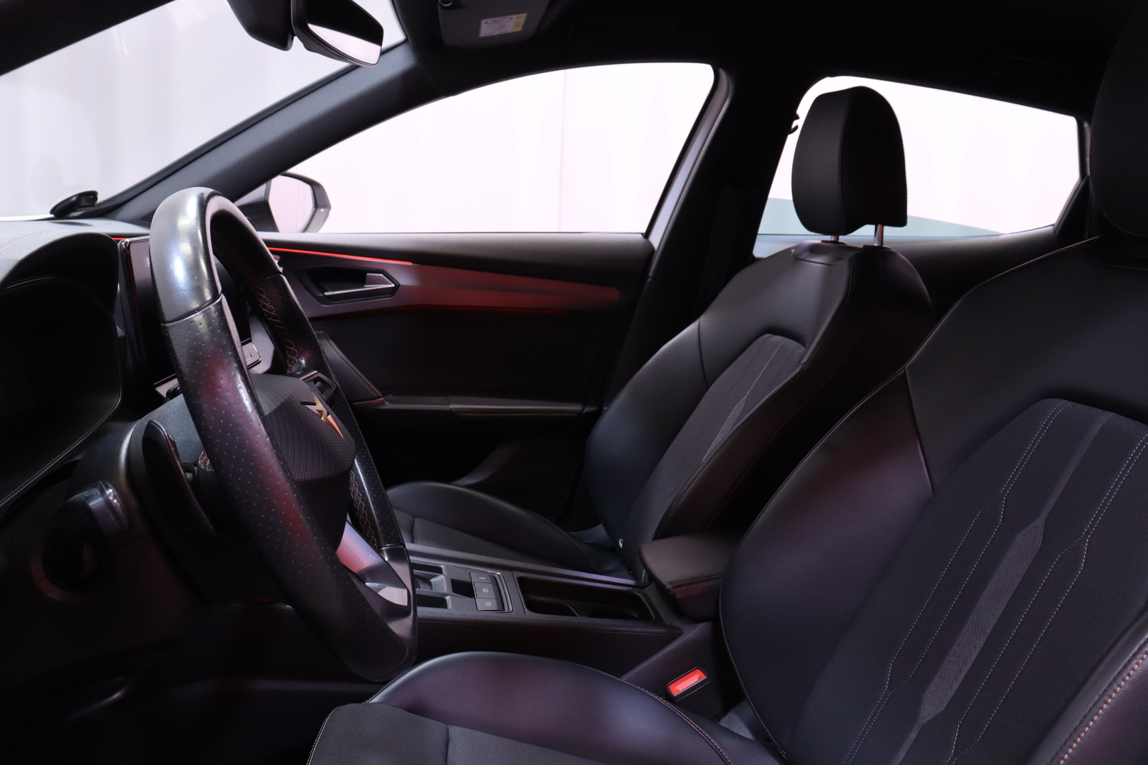 Cupra - Formentor - 1.4 PHEV 150 kW e-HYBRID DSG // Koukku / Ambient / AppleCar / Kamera / LED / ACC // - Maastoauto