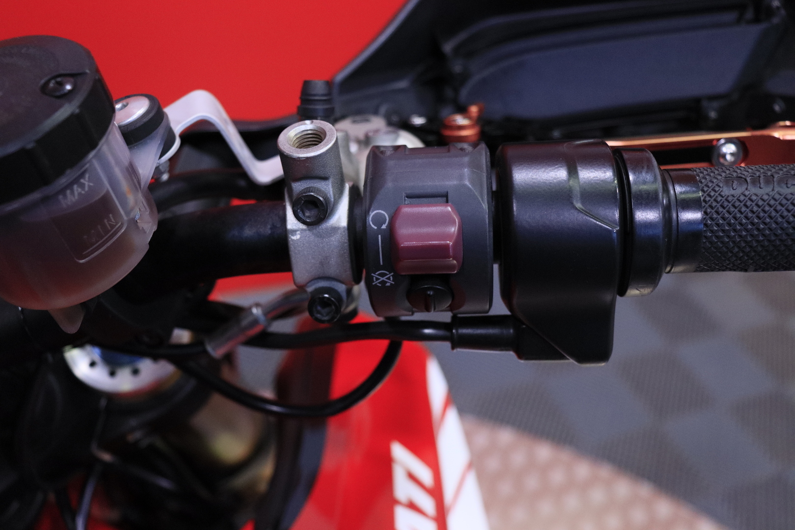 Ducati - HYPERMOTARD - 939 SP // Brembo / ABS / Öhlins / Ajomodet // - Moottoripyörä