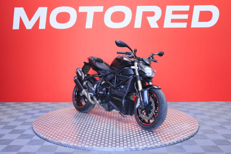 Ducati - STREETFIGHTER - 848 // Arrow / Brembo / Teräspunoletkut / Säädettävät kahvat / Siisti! // - Moottoripyörä