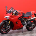 Ducati - Supersport - 950 S // Akrapovic kokoputkisto / Huoltkokirja / Shifter / Hiilikuitu-osaa // - Moottoripyörä