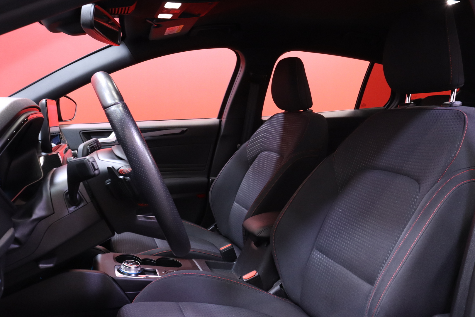 Ford - Focus - 1,5 EcoBoost 150hv Start/Stop A8 ST-Line Wagon // ST-Line / Webasto / Keyless / B&O / Kamera / Navi / LED // - Farmari