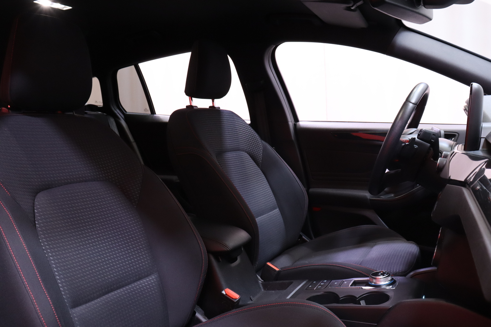 Ford - Focus - 1,5 EcoBoost 150hv Start/Stop A8 ST-Line Wagon // ST-Line / Webasto / Keyless / B&O / Kamera / Navi / LED // - Farmari