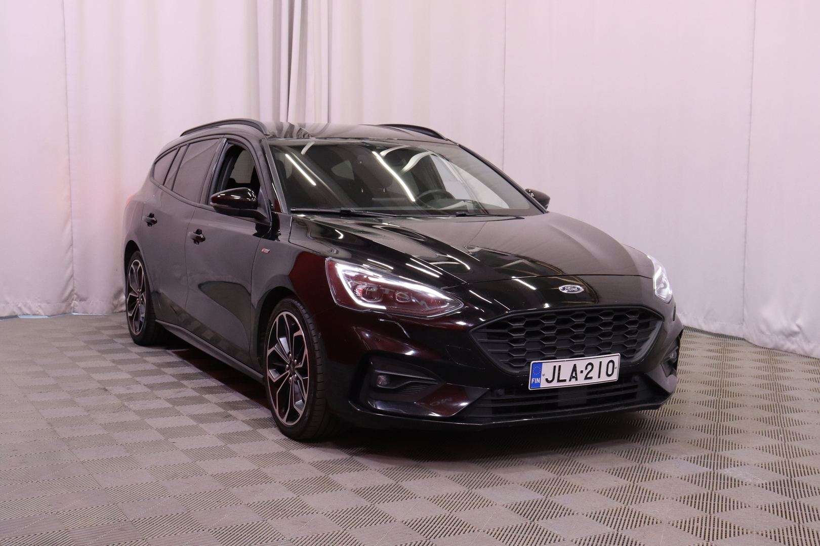 Ford - Focus - 1,5 EcoBoost 150hv Start/Stop A8 ST-Line Wagon // ST-Line / Webasto / Keyless / B&O / Kamera / Navi / LED // - Farmari