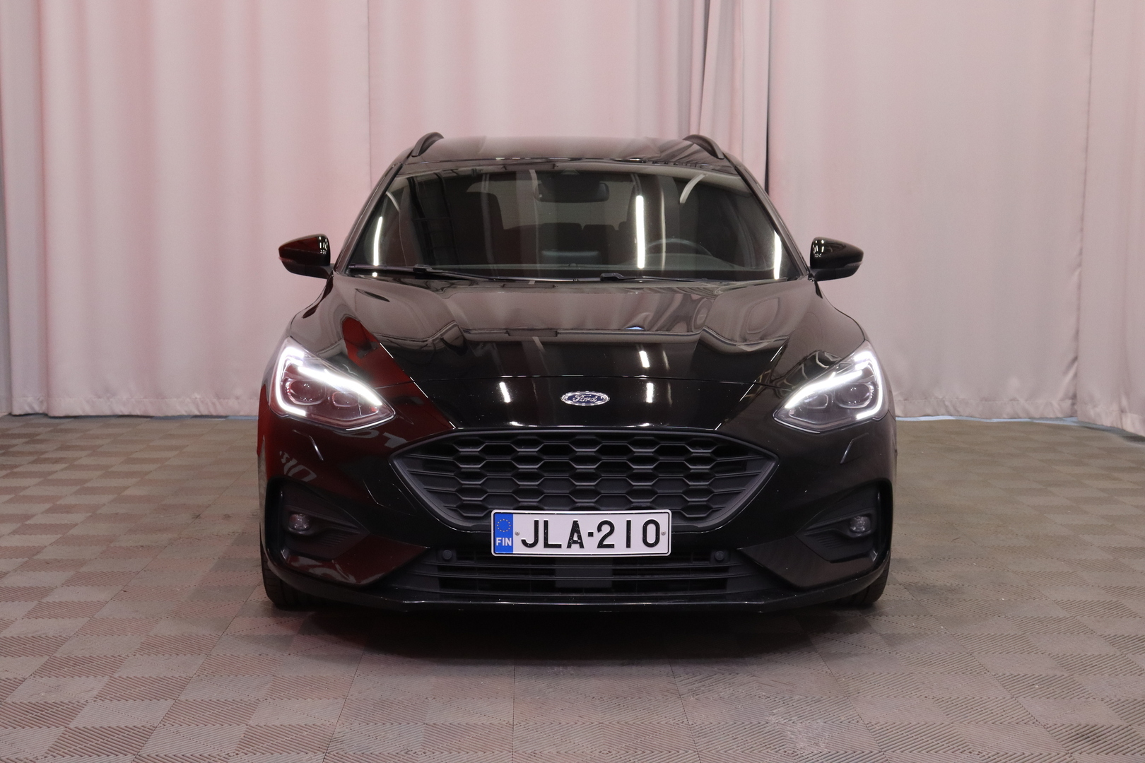 Ford - Focus - 1,5 EcoBoost 150hv Start/Stop A8 ST-Line Wagon // ST-Line / Webasto / Keyless / B&O / Kamera / Navi / LED // - Farmari