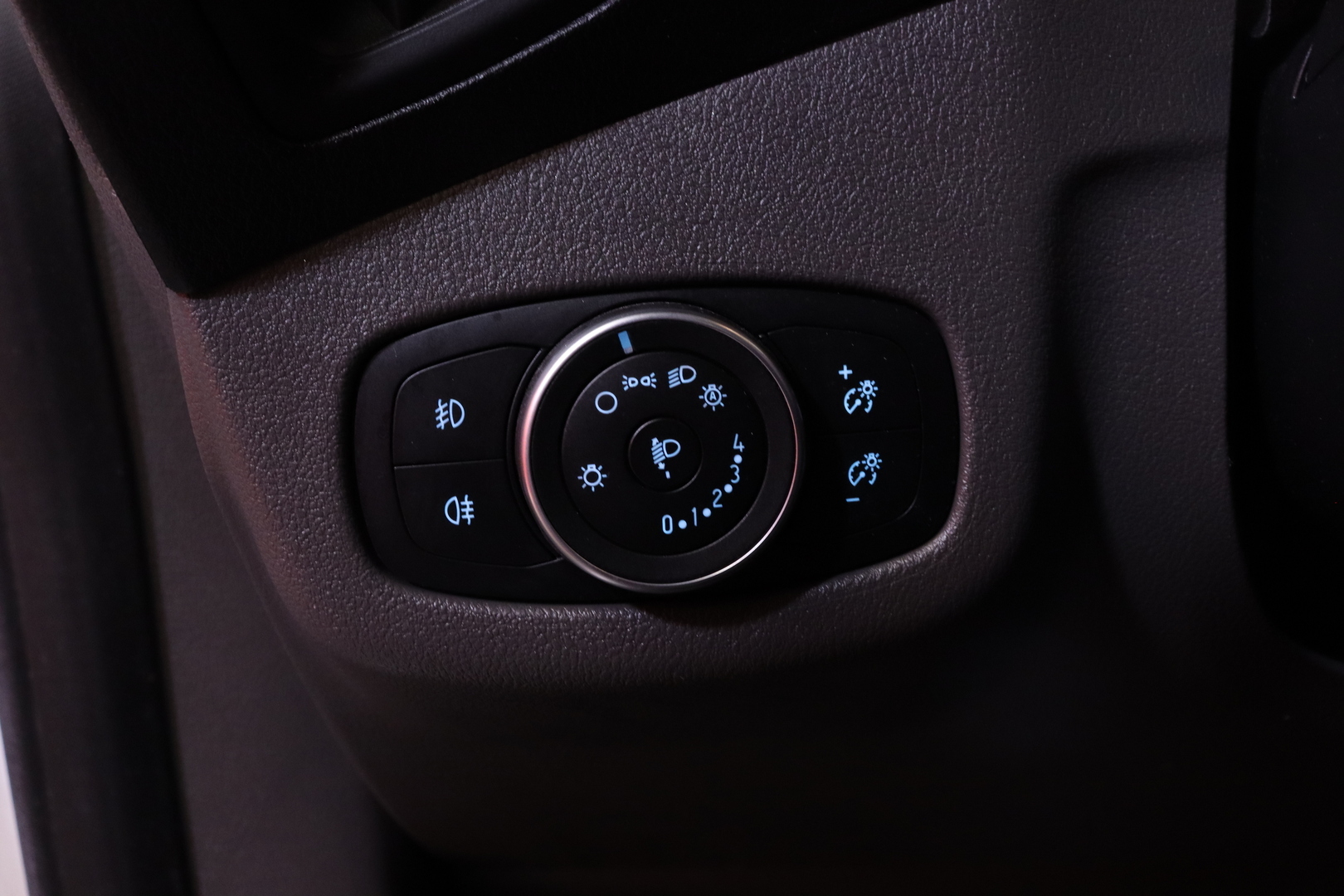 Ford - Grand Tourneo Connect - 1,5 TDCi 120 hv A8 Titanium 7-Paikkanen // Panoraama / AppleCarPlay / Vakkari / Vetokoukku / 2x renkaat ja vanteet // - Tila-auto