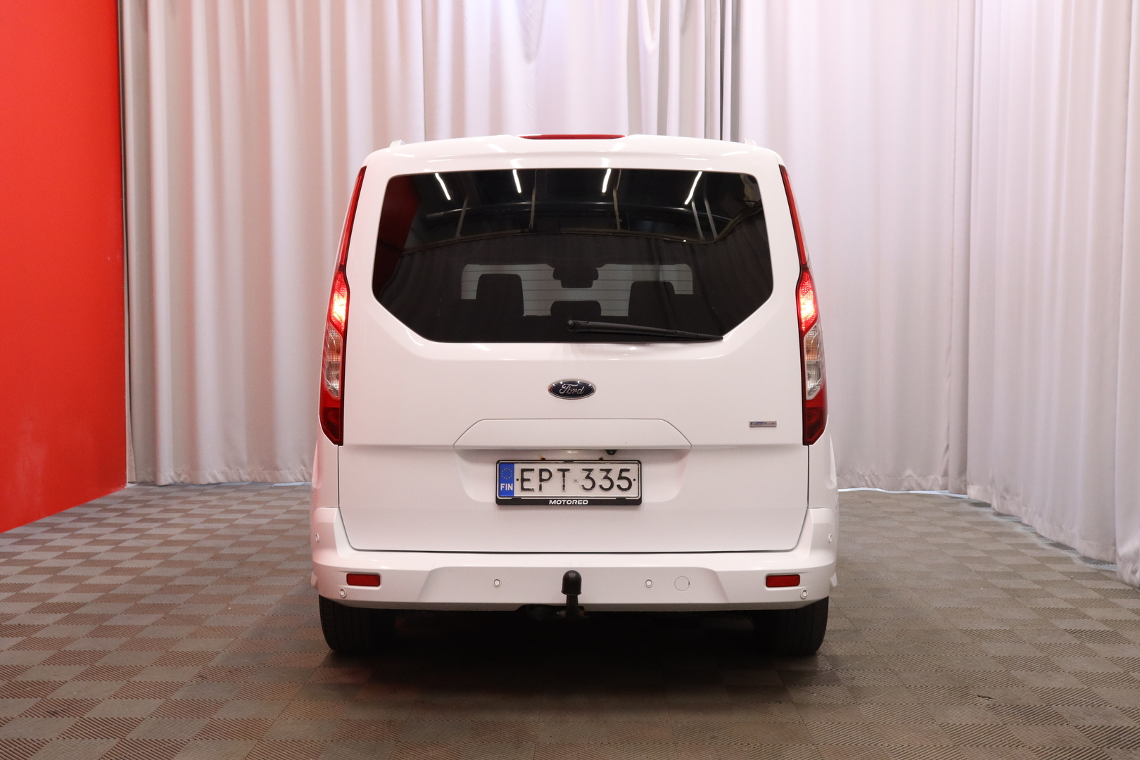 Ford - Grand Tourneo Connect - 1,5 TDCi 120 hv A8 Titanium 7-Paikkanen // Panoraama / AppleCarPlay / Vakkari / Vetokoukku / 2x renkaat ja vanteet // - Tila-auto