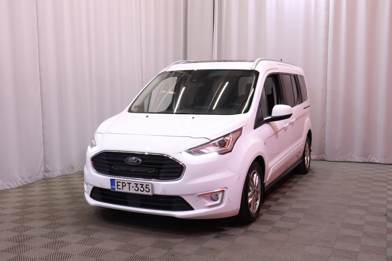 Ford - Grand Tourneo Connect - 1,5 TDCi 120 hv A8 Titanium 7-Paikkanen // Panoraama / AppleCarPlay / Vakkari / Vetokoukku / 2x renkaat ja vanteet // - Tila-auto