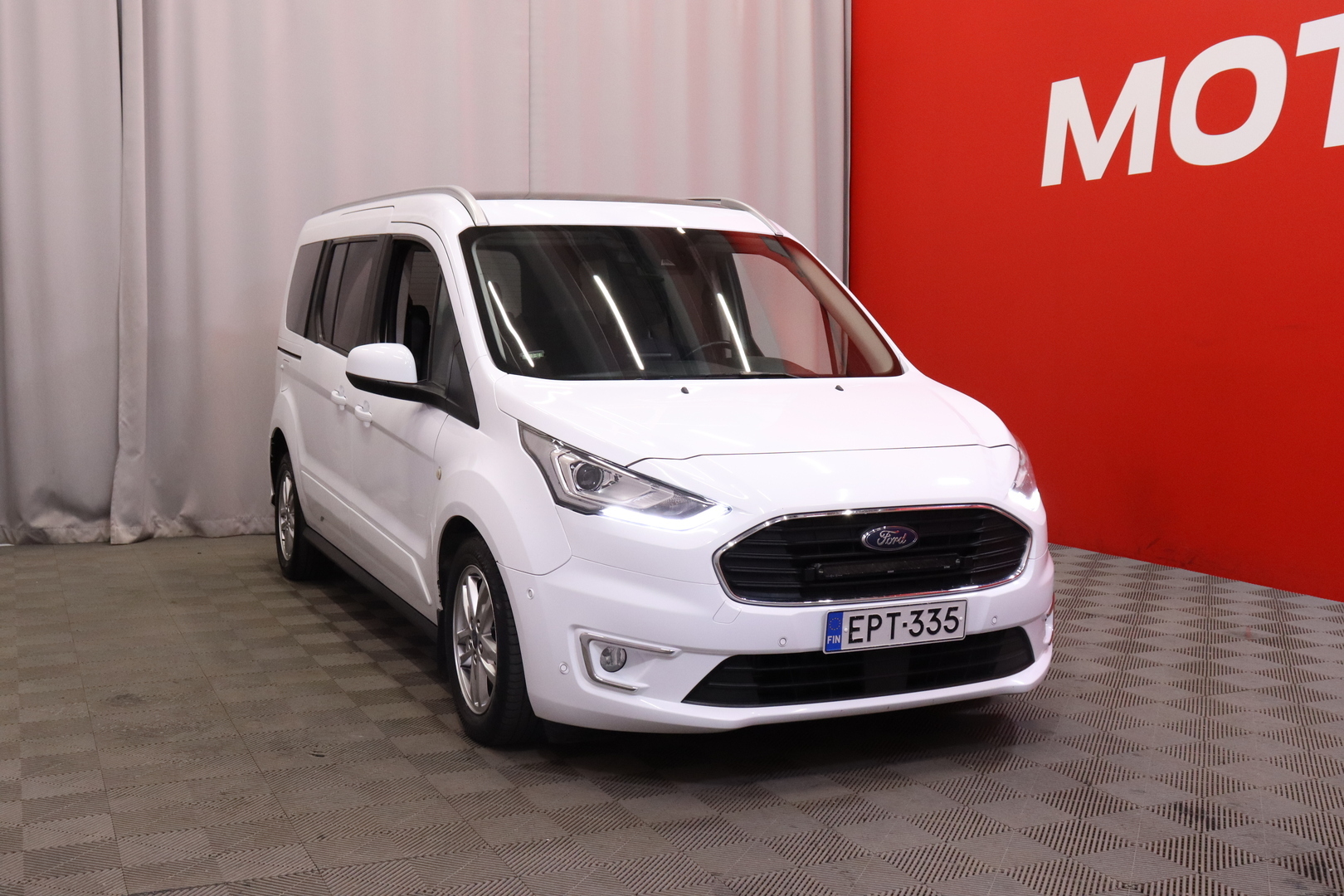 Ford - Grand Tourneo Connect - 1,5 TDCi 120 hv A8 Titanium 7-Paikkanen // Panoraama / AppleCarPlay / Vakkari / Vetokoukku / 2x renkaat ja vanteet // - Tila-auto