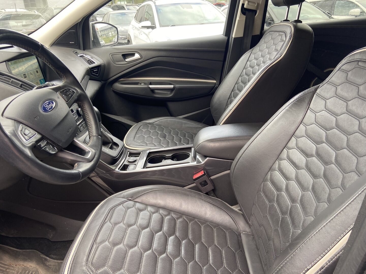 Ford - Kuga - 2,0TDCi 150 hv PowerShift AWD Vignale 5-ovinen - Maastoauto