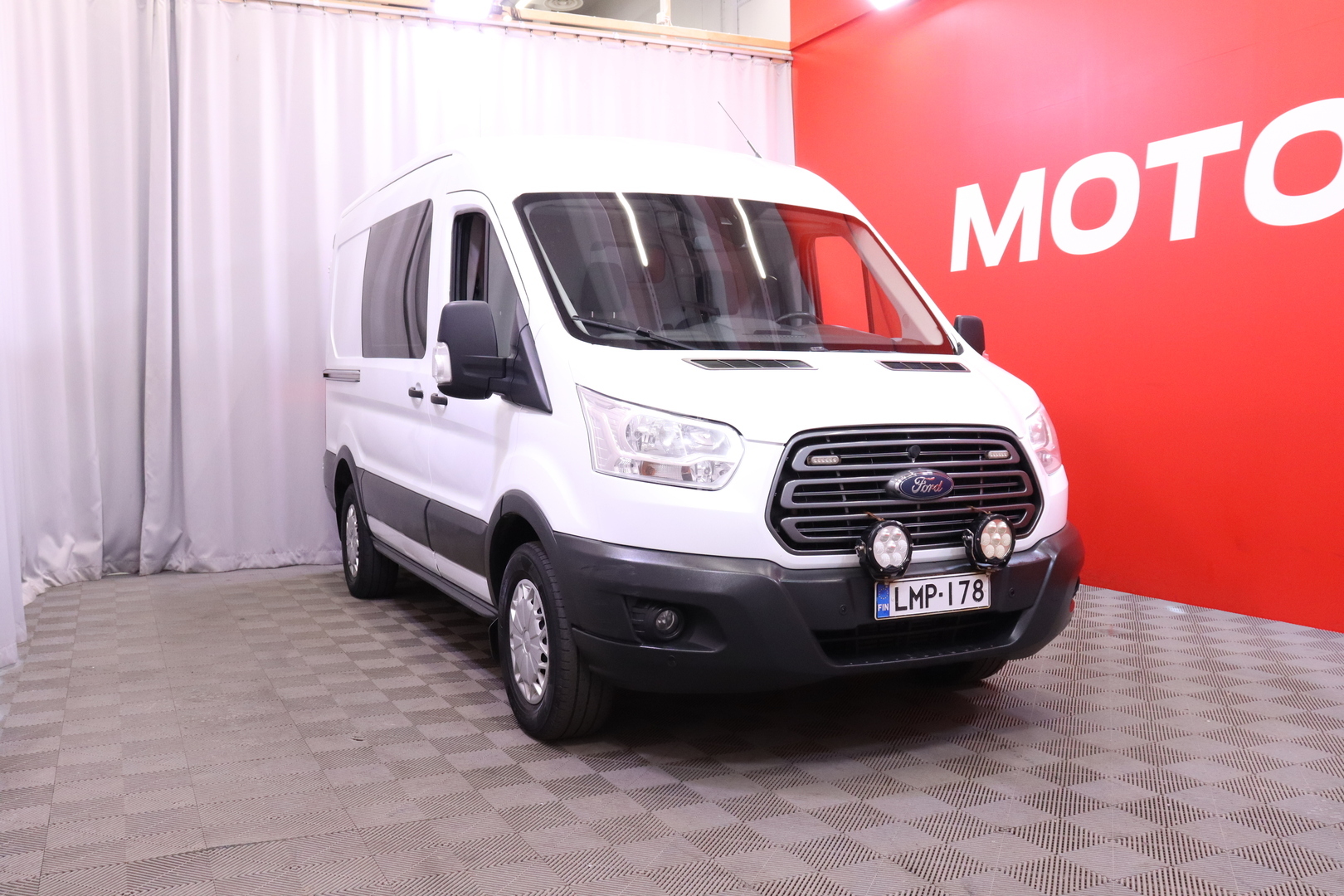 Ford - Transit - Van 350 2,2 TDCi 125 hv AWD Trend L2 H2 neliveto // Neliveto / P-tutkat / Kamera / Webasto / Vakkari // - Pakettiauto