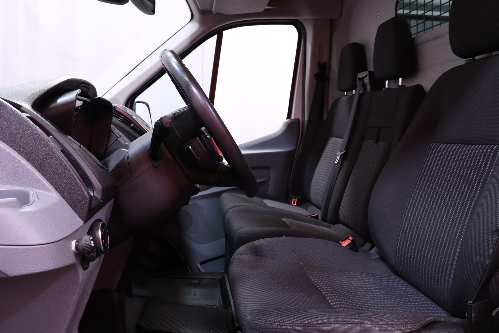 Ford - Transit - Van 350 2,2 TDCi 125 hv AWD Trend L2 H2 neliveto // Neliveto / P-tutkat / Kamera / Webasto / Vakkari // - Pakettiauto