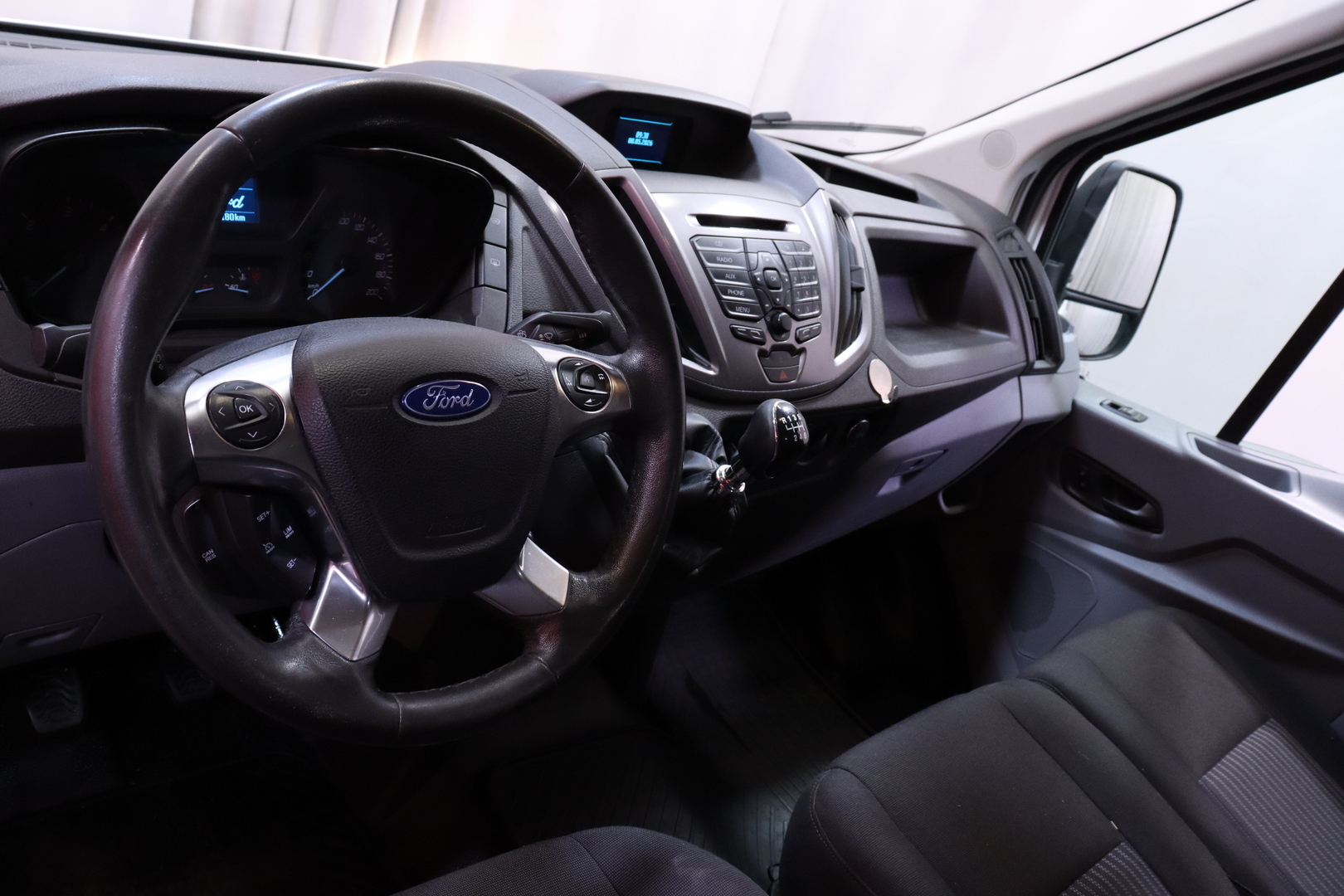 Ford - Transit - Van 350 2,2 TDCi 125 hv AWD Trend L2 H2 neliveto // Neliveto / P-tutkat / Kamera / Webasto / Vakkari // - Pakettiauto