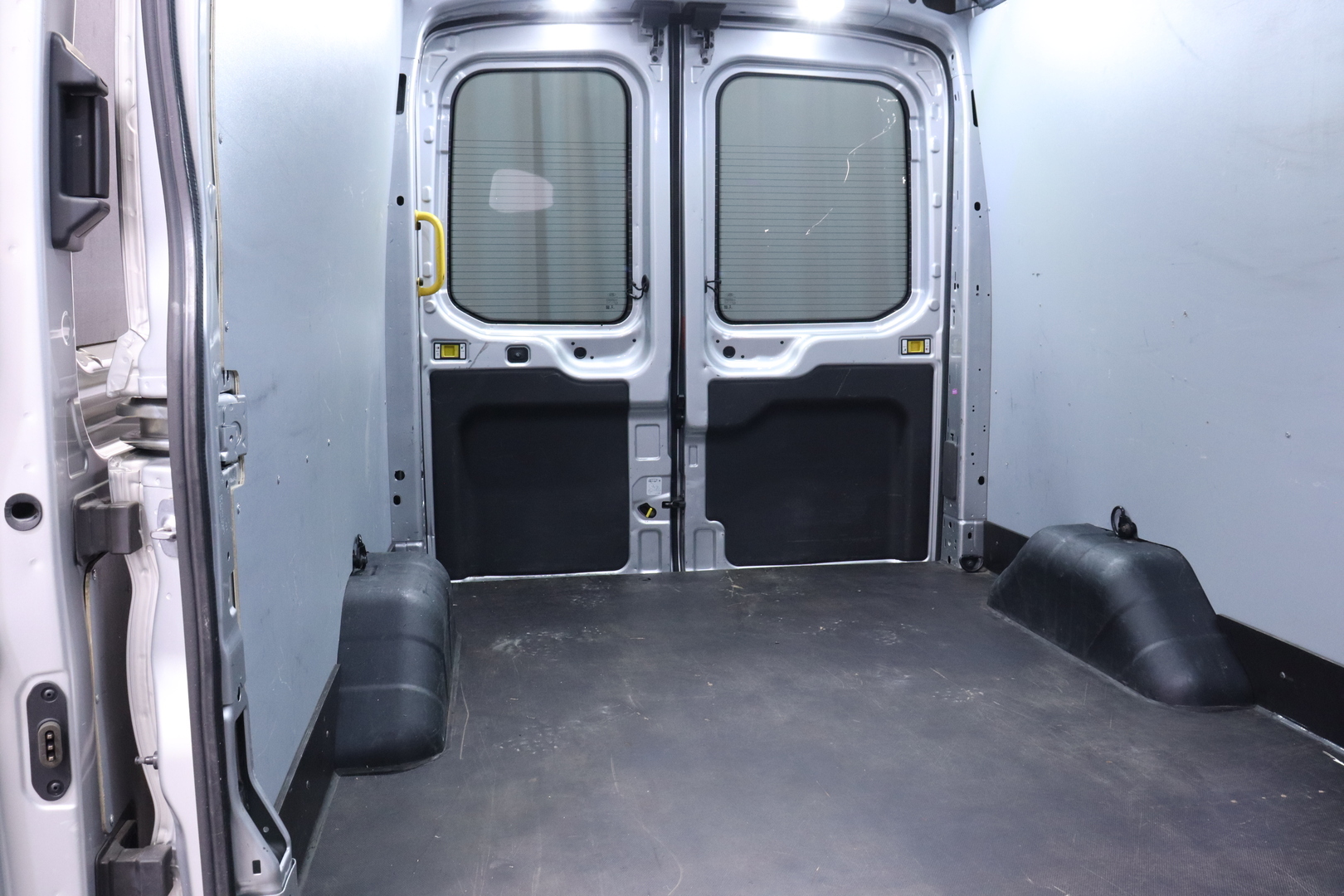 Ford - Transit - Van 350 2,0 TDCi 170 hv M6 Neliveto Trend L3H2 4,1 // Suomi-Auto / Webasto / Navi / Läm.Tuulilasi / Lisävalo / koukku // - Pakettiauto