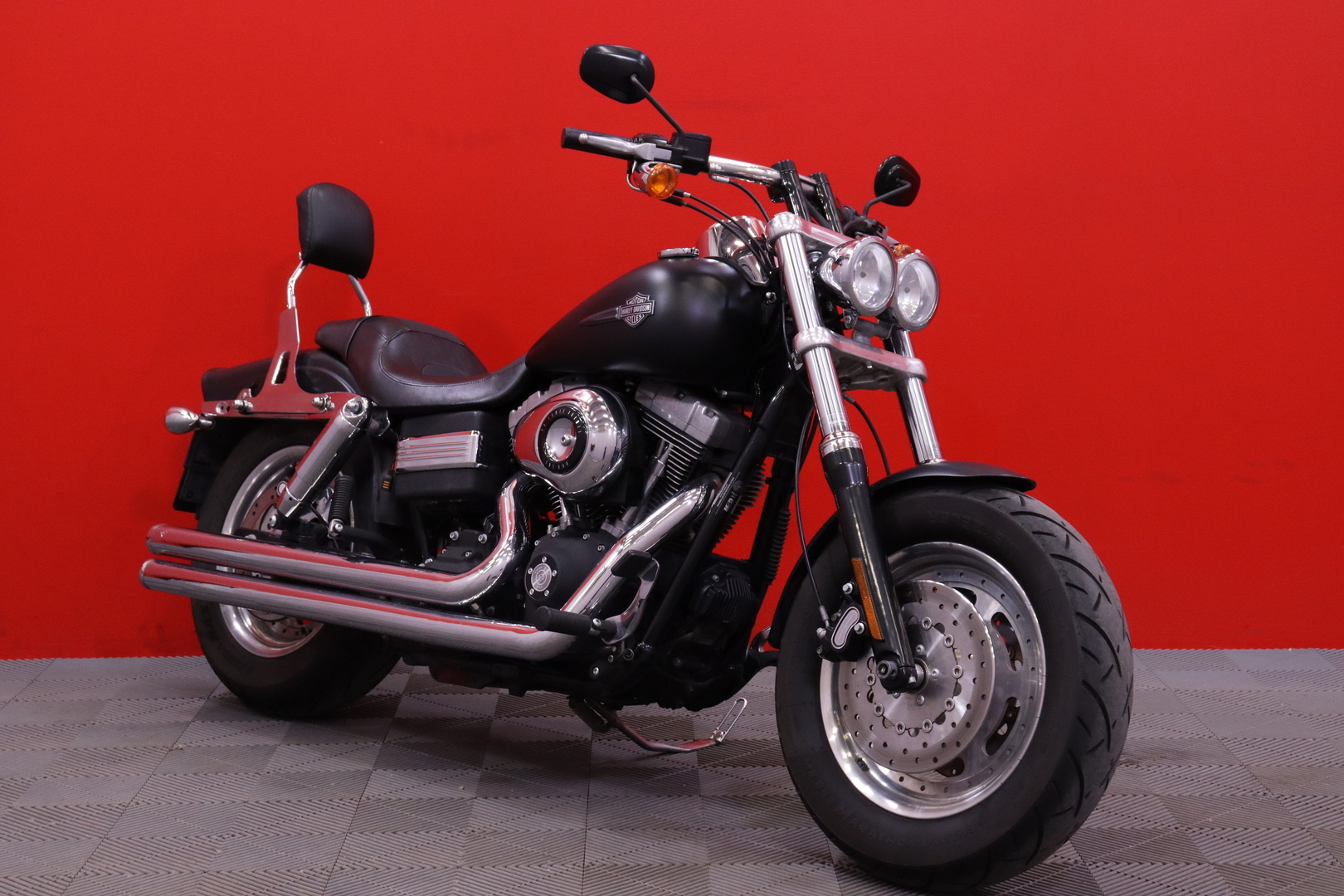 Harley-Davidson - DYNA - FXDF Dyna Fat Bob // Suomipyörä / V&H / Huoltokirja / Sissybar - Moottoripyörä