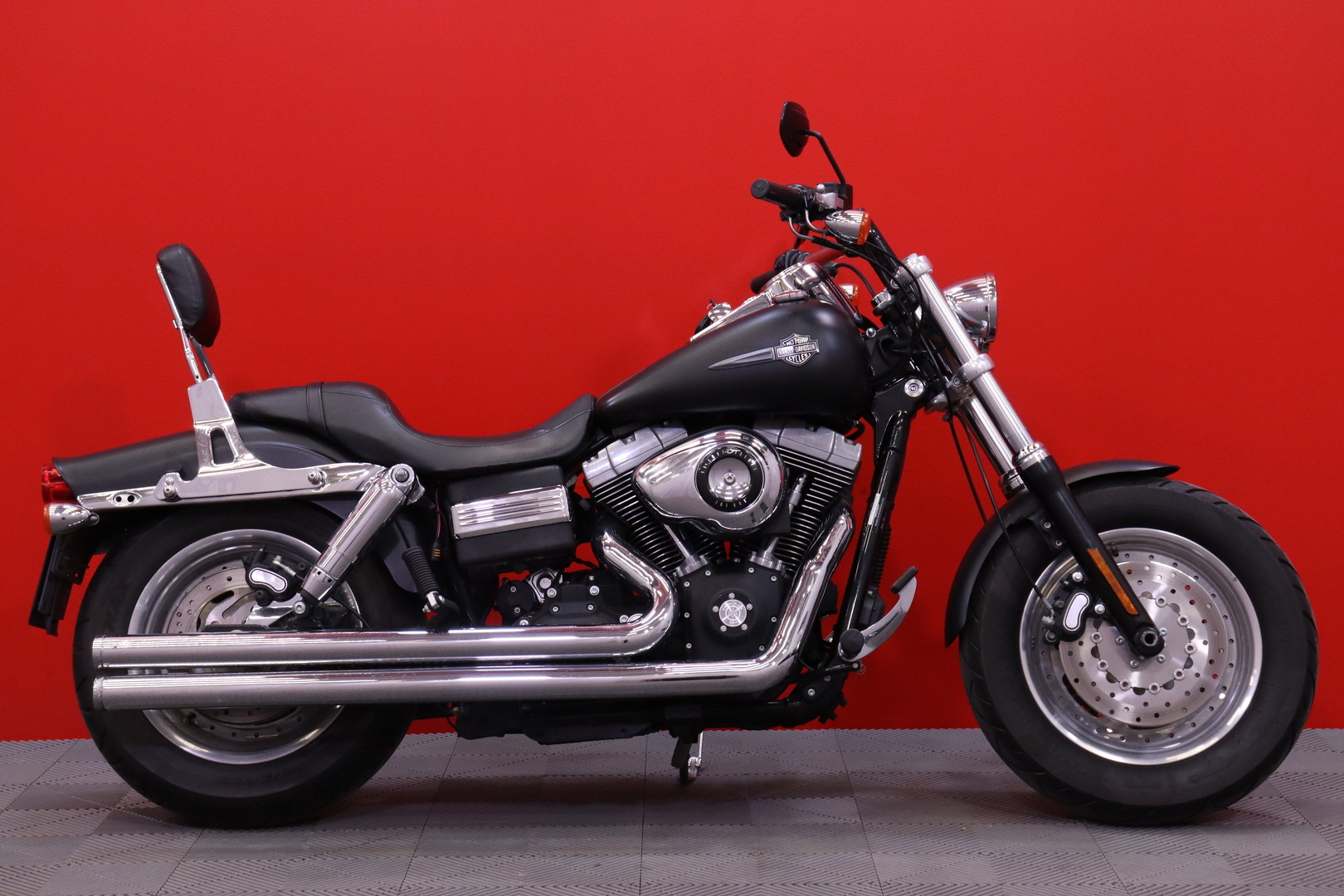 Harley-Davidson - DYNA - FXDF Dyna Fat Bob // Suomipyörä / V&H / Huoltokirja / Sissybar - Moottoripyörä