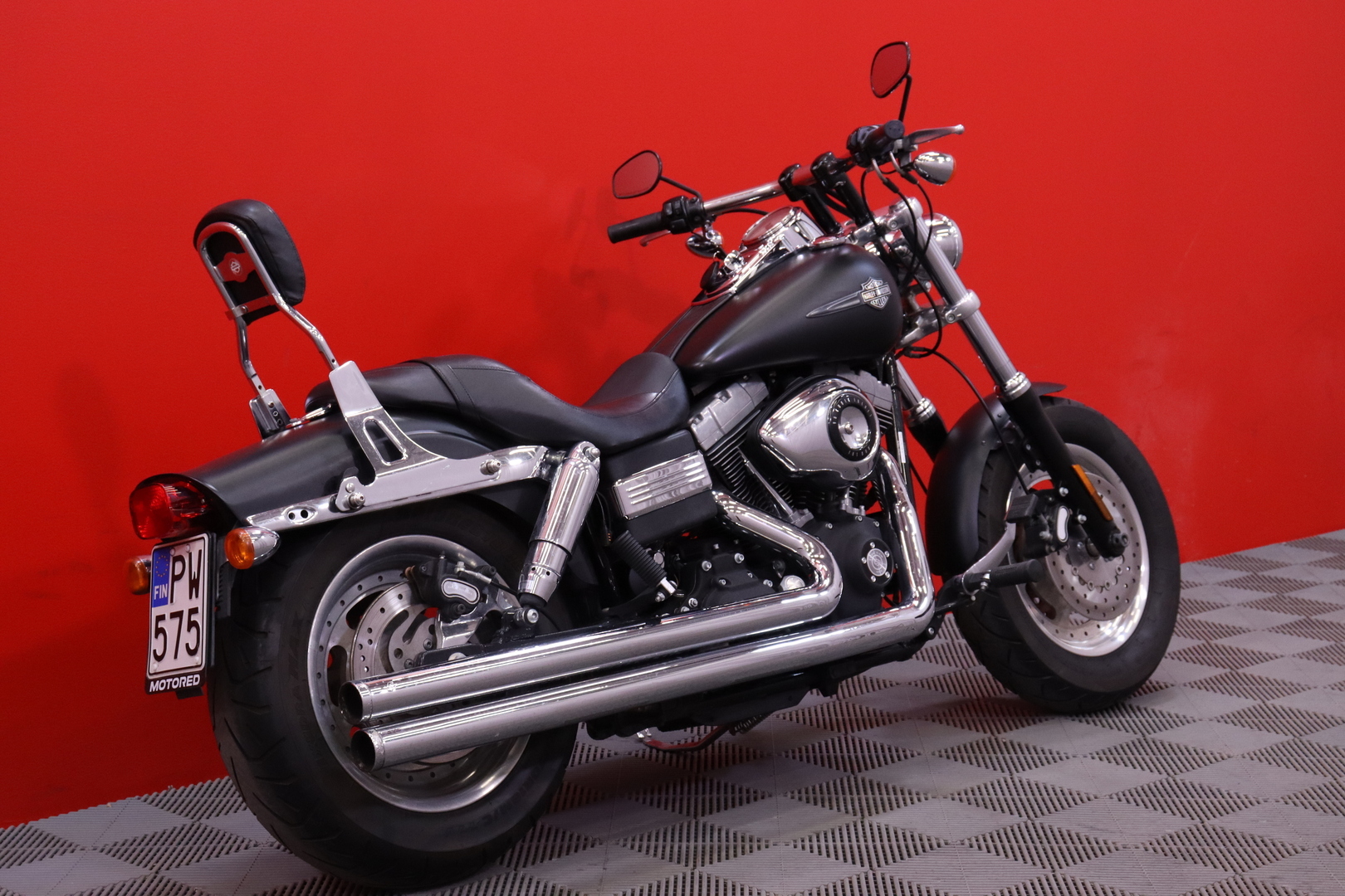 Harley-Davidson - DYNA - FXDF Dyna Fat Bob // Suomipyörä / V&H / Huoltokirja / Sissybar - Moottoripyörä