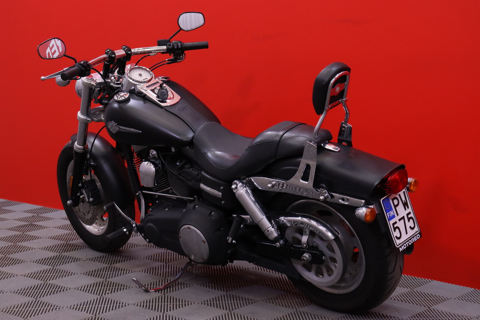 Harley-Davidson - DYNA - FXDF Dyna Fat Bob // Suomipyörä / V&H / Huoltokirja / Sissybar - Moottoripyörä