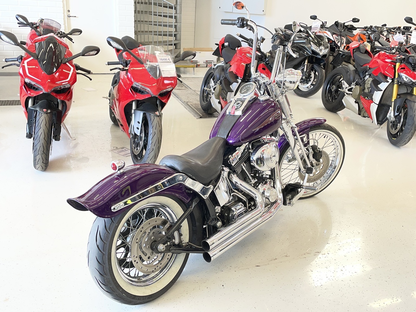 Harley-Davidson - SOFTAIL - FXSTS Softail Springer // Erikoisväri / Vance & Hines / Keyless // - Moottoripyörä