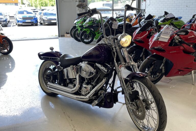 Harley-Davidson - SOFTAIL - FXSTS Softail Springer // Erikoisväri / Vance & Hines / Keyless // - Moottoripyörä