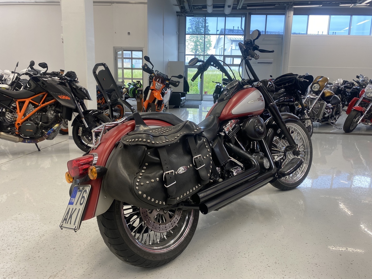 Harley-Davidson - SOFTAIL - FLSTC Heritage Softail Classic // Juuri saapunut / V&H putkisto / Paksupinnat / Ei vauriohistoriaa // - Moottoripyörä