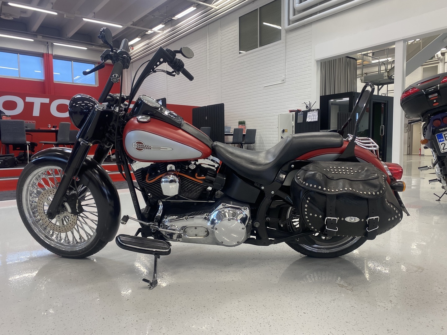 Harley-Davidson - SOFTAIL - FLSTC Heritage Softail Classic // Juuri saapunut / V&H putkisto / Paksupinnat / Ei vauriohistoriaa // - Moottoripyörä