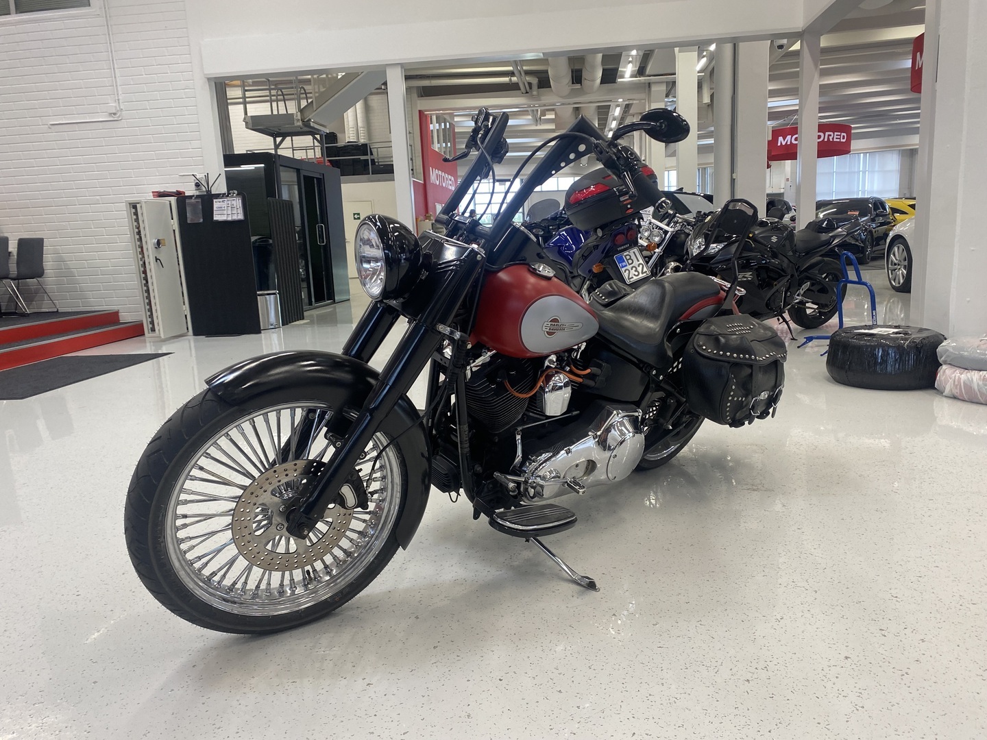Harley-Davidson - SOFTAIL - FLSTC Heritage Softail Classic // Juuri saapunut / V&H putkisto / Paksupinnat / Ei vauriohistoriaa // - Moottoripyörä