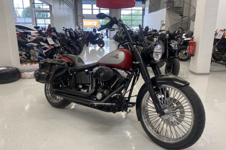 Harley-Davidson - SOFTAIL - FLSTC Heritage Softail Classic // Juuri saapunut / V&H putkisto / Paksupinnat / Ei vauriohistoriaa // - Moottoripyörä