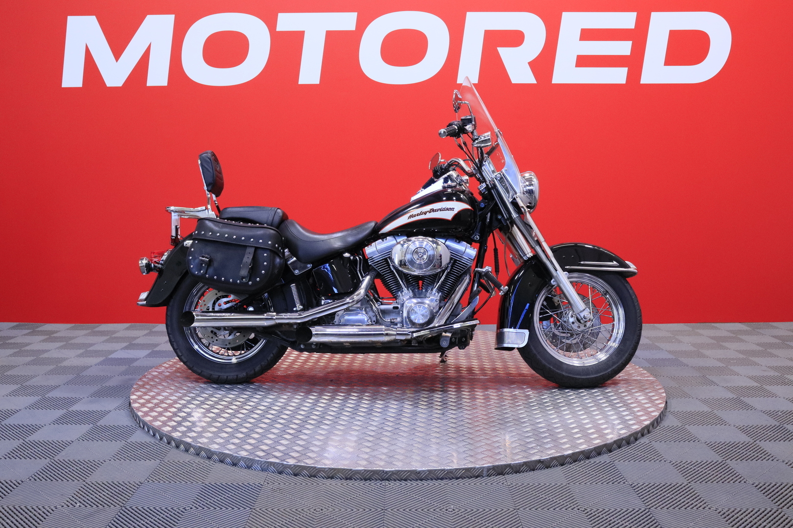 Harley-Davidson - SOFTAIL - FLSTI Heritage Softail // Suomi-pyörä / Screaming Eagle / Laukut // - Moottoripyörä